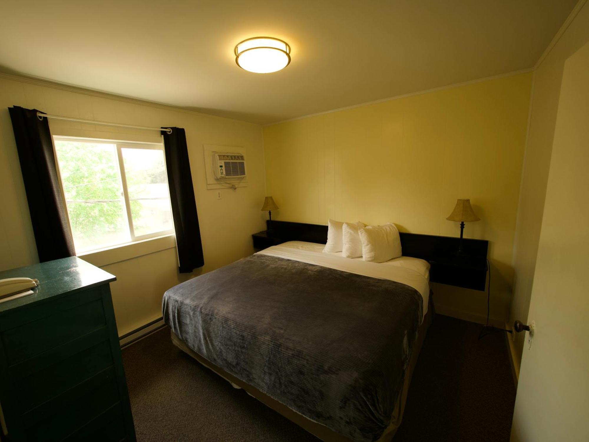Creston Valley Motel Exterior foto